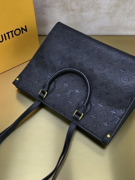 Louis Vuitton OnTheGo MM Bag - Picture 5 of 6